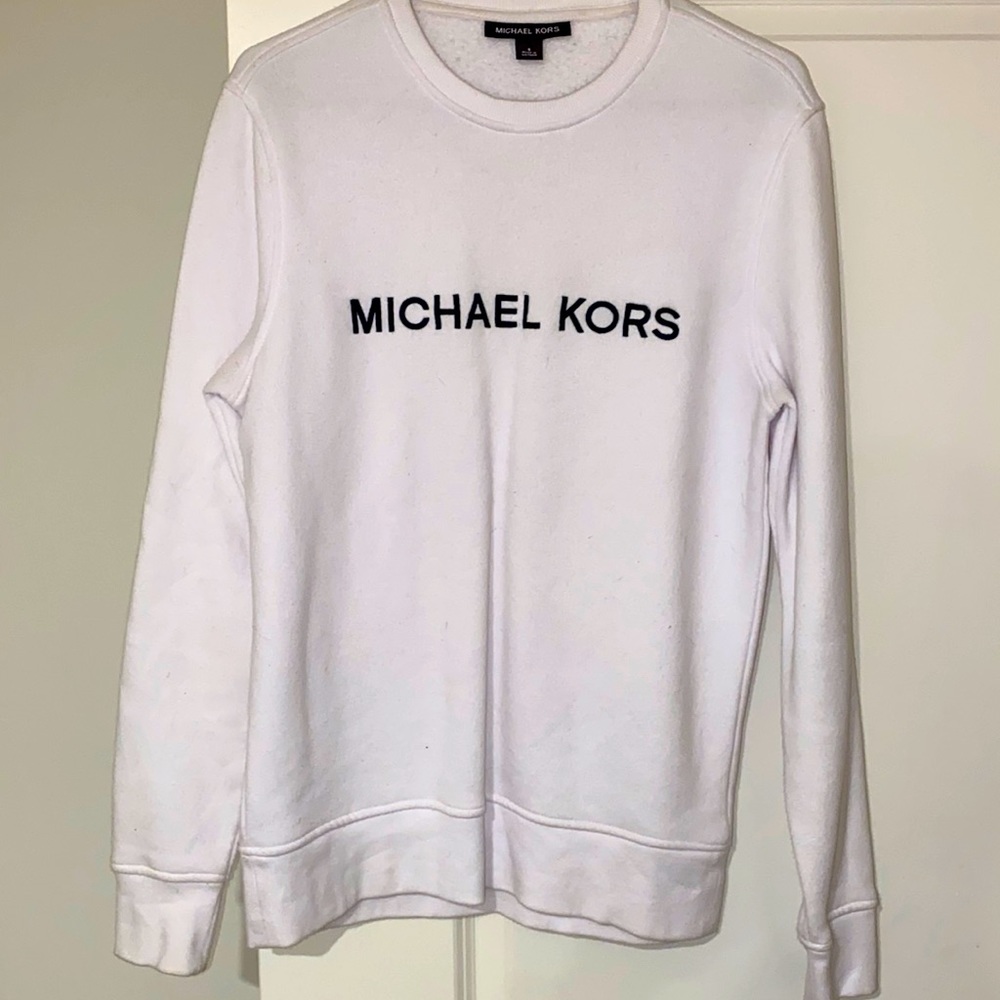 A nice Michael kors crewneck in great condition